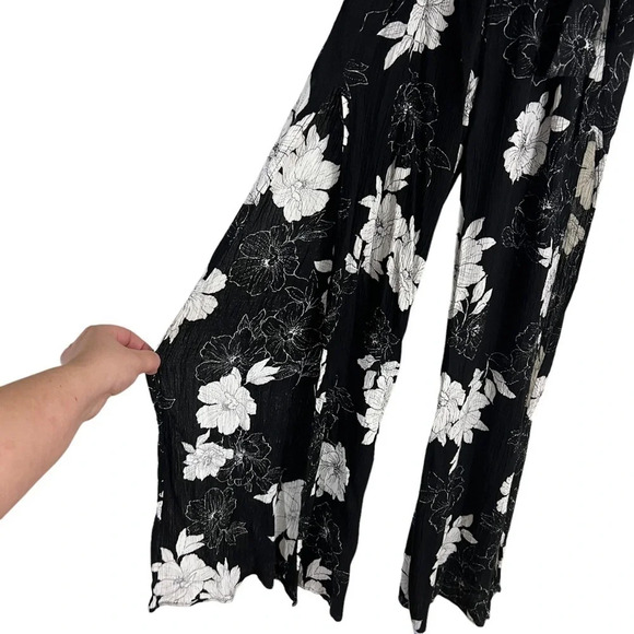 Aqua Black and White Floral Jumpsuit Size Small Draped V Neck Sleeveless Pants - Picture 4 of 10